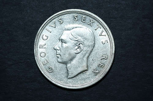 Crazy R1.00 Start - 1950 `RARE COIN` HIGHER CAT VALUE next to 1959 Five Shillings #71
