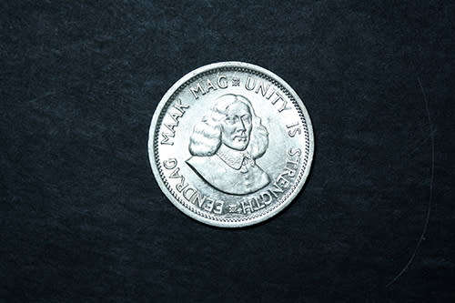 ** R1.00 ** Starting - 1963 Ten Cents - nice collectable grade.
