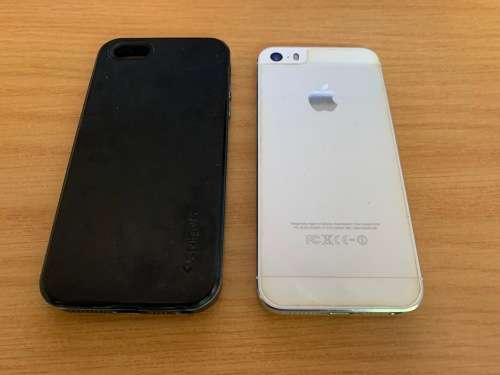 iPhone 5S 64GB - Mint Condition - Case + Front Film + Rear Film - White/Silver