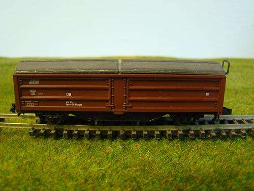 Roco N scale box car
