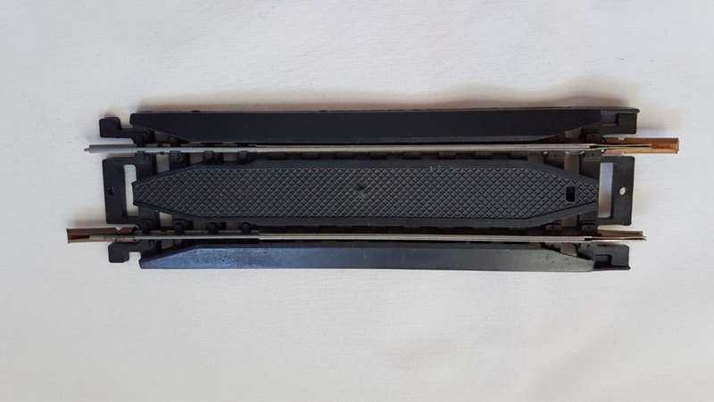 Lima HO track - adjustable track