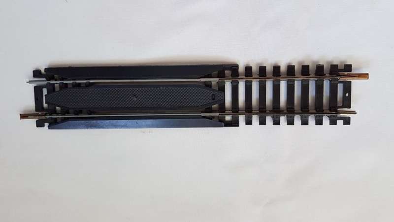 Lima HO track - adjustable track