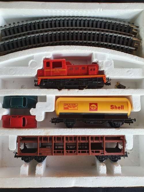 HO Lima train set (2)
