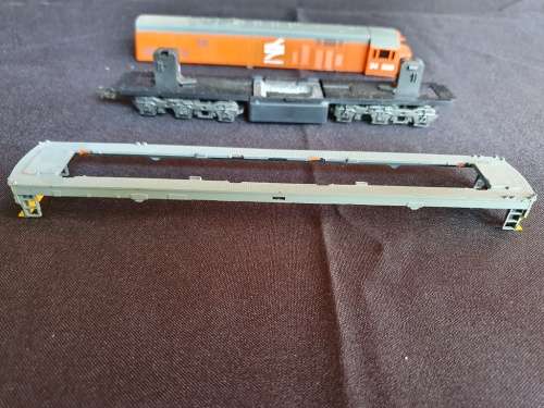HO Frateschi SAR Orange Spoornet class 34 dummy loco for spares or repairs