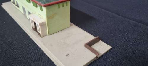 N Scale station building