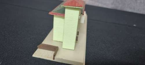 N Scale station building