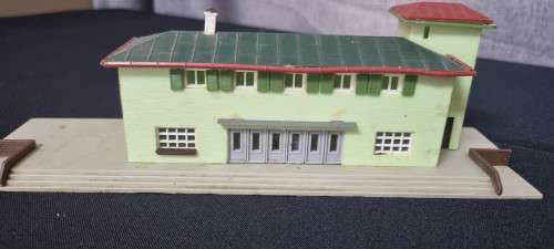 N Scale station building