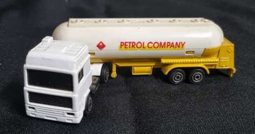 HO Majorette truck & trailer