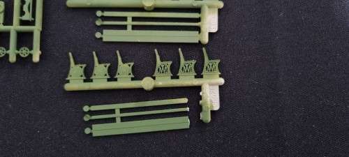 HO scenery pieces (park benches?)