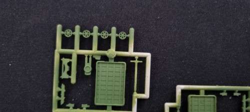 HO scenery pieces (park benches?)