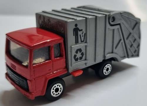 Matchbox Waste removal truck (2)