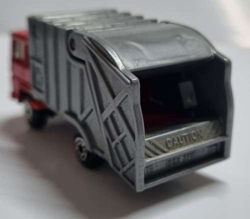 Matchbox Waste removal truck (2)