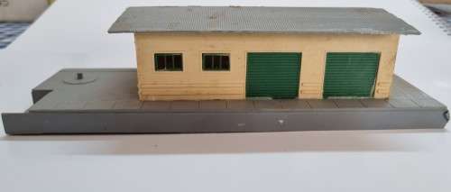 HO  station goods Shed