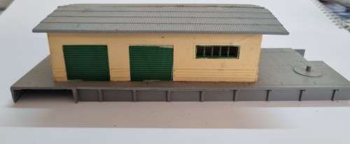 HO  station goods Shed