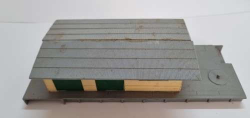 HO  station goods Shed