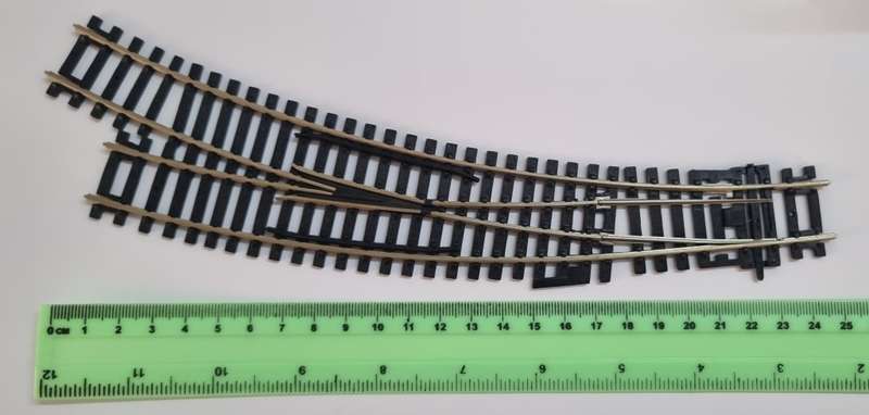 HO Hornby track - RH curved point