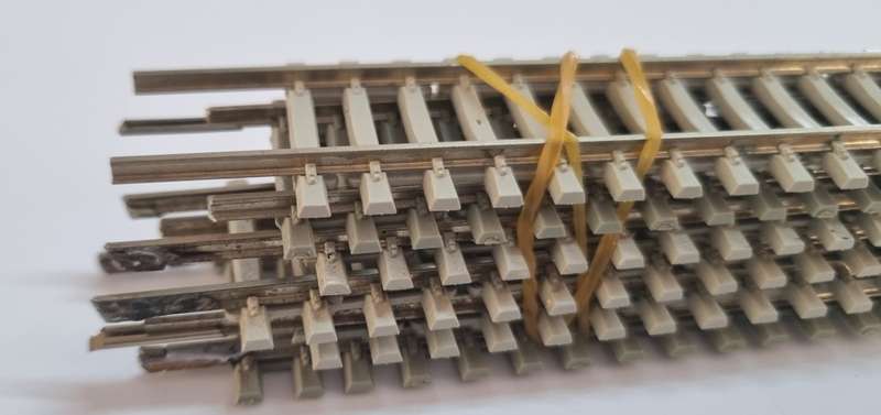 HO Peco flextrack (compatible with Lima) with concrete type ties