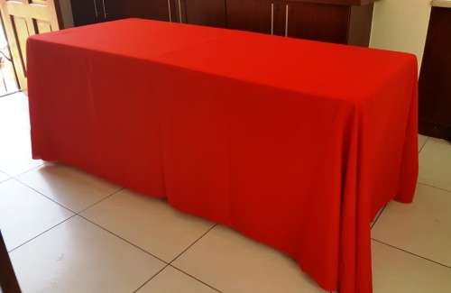 Tablecloths full lenght of minimat colour red rectangular