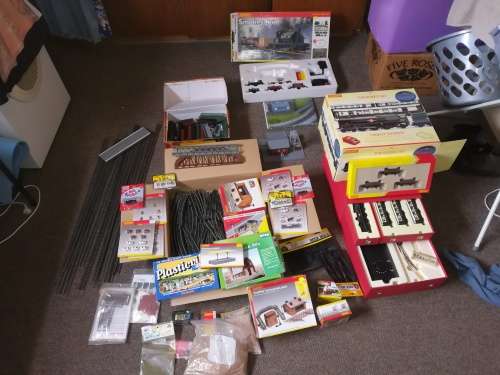 HO scale trains