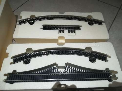 HO scale trains