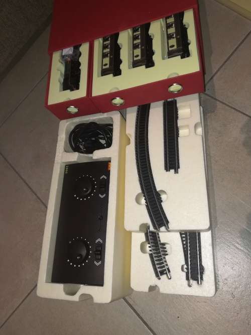 HO scale trains