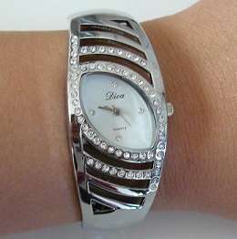 SILVER QUARTZ WATCH
