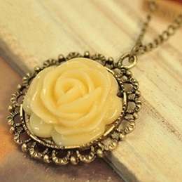 Vintage Style Yellow-color Rose Flower Pendant Necklace