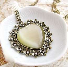 Vintage Heart Resin Crystal Rhinestone Flower Long Bronze Chain Necklace