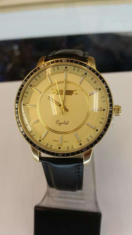 black and gold mens wrist watch