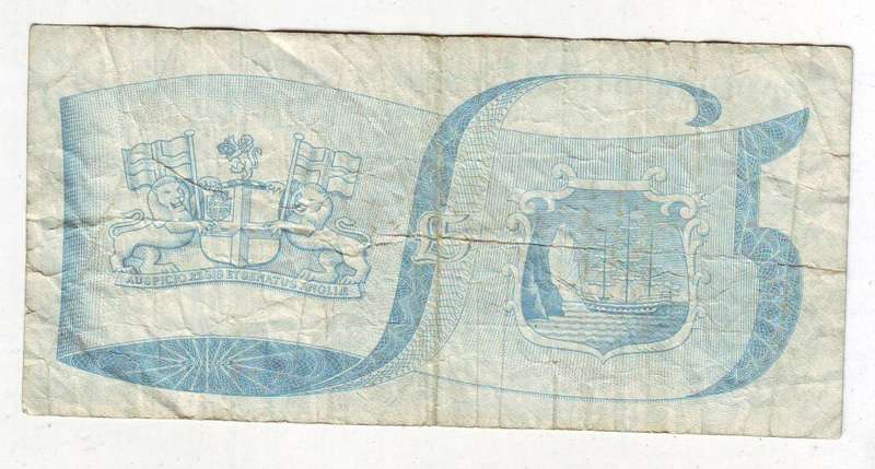ST HELENA 5 POUNDS