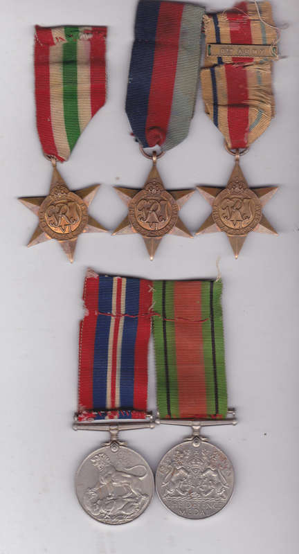 WW2 GROUPOF UNNAMED MEDALS WITH 8TH ARMY BAR F/S INC ITALY AND AFRICA STARS