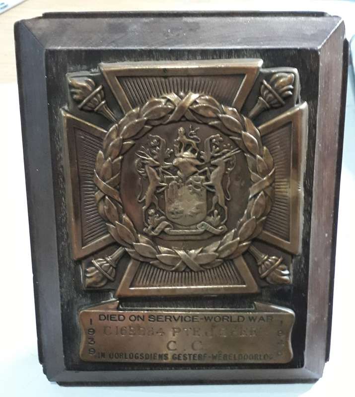 SOUTH AFRICAN MEMORIAL PLAQUE - (RARE TO COLOURED MEMBER) C169064 PTE J SPEEK C.C - DON'T MISS OUT
