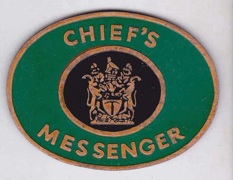 RHODESIA CHEIF'S MESSENGER BRASS AND ENAMEL BADGE - UDI PERIOD