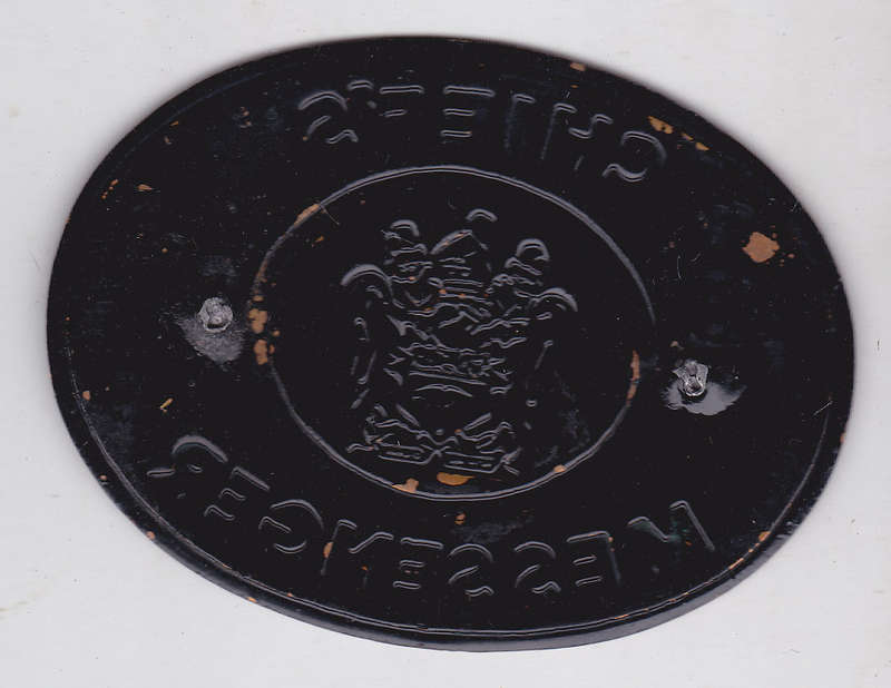 RHODESIA CHEIF'S MESSENGER BRASS AND ENAMEL BADGE - UDI PERIOD