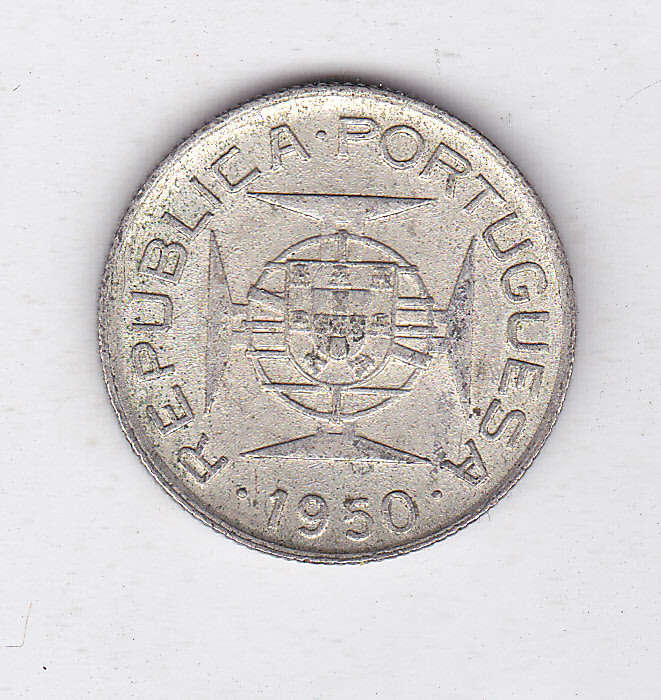 MOZAMBIQUE TWO-AND-A-HALF ESCUDOS 1950 SILVER XF