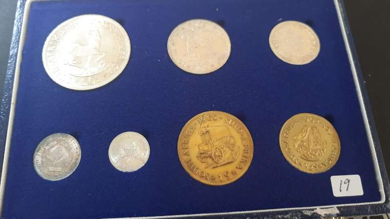 SOUTH AFRICA UNC 1962 SET 1/2 CENT TO 50 CENT SILVER IN ISSUED BOX