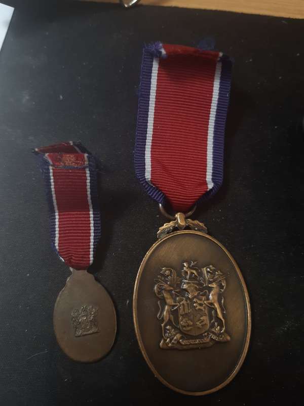 JOHN CHARD MEDAL F/S AND MINIATURE WITH RIBBONS