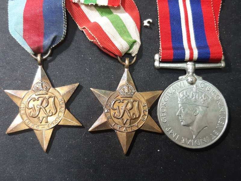 SOUTH AFRICA GROUP OF THREE - 592137 G.D. GEEL - F/S WITH RIBBONS