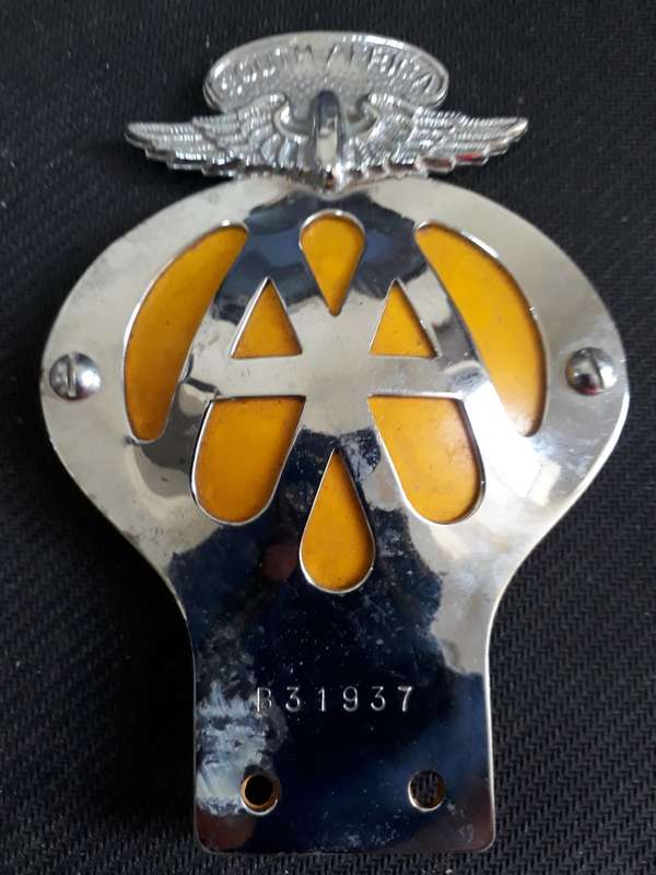 VINTAGE ROYAL  AUTOMOBILE ASSOCIATION METAL CAR  BUMPER BADGE -