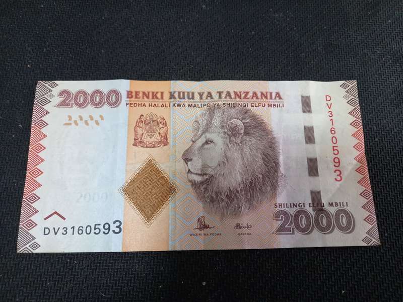TANZANIA 2000 SHILLINGS -LION - FV=R13 - HIGH GRADE
