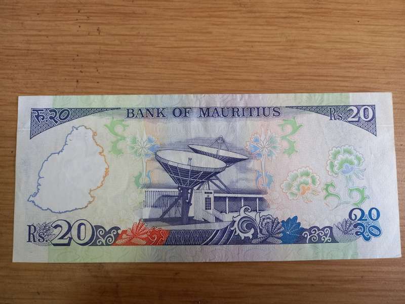 MAURITIUS 20 RUPEES P36 1986 AA LADY JUGNAUTH XF-AUNC