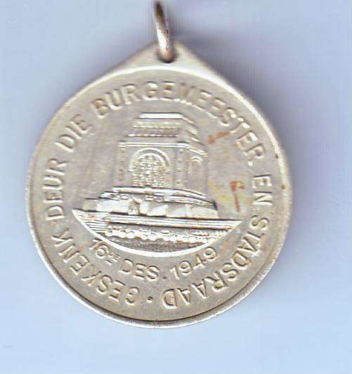 JHB MAYOR'S INUGURATION OF THE VOORTREKKER MONUMENT MEDALLION -  JOHANNESBURG 16 DECEMBER 1949 MEDAL