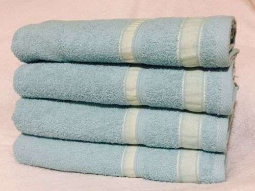 Colibri Light Blue with Design - Bath Towel - 440 GSM