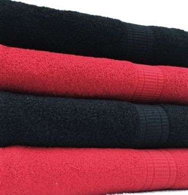 AFFORDABLE QUALITY BATH TOWELS! R1 BID - DONT MISS OUT!! SPECIAL XMAS COLOURS!