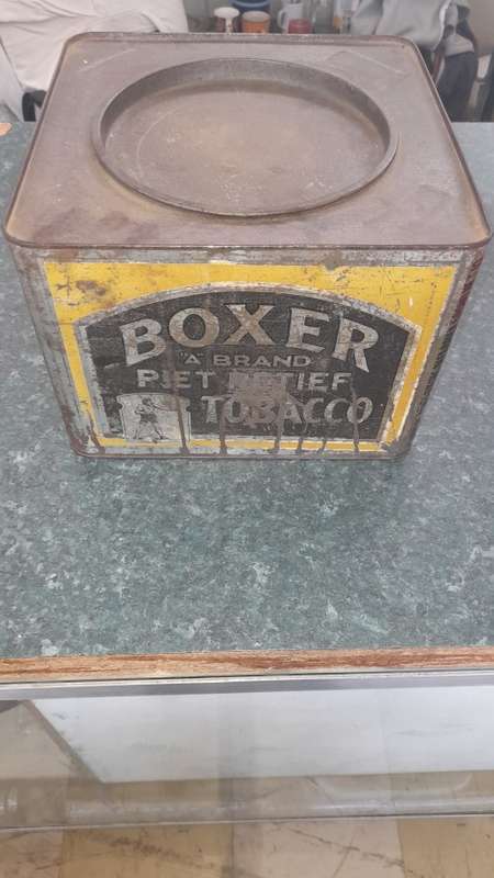 Old vintage boxer tabacco tin