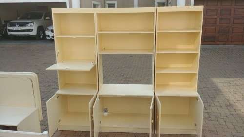 **Stunning!** A Beautifully made modern Wall Unit & Cabinet