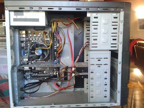 i5-3330 | 1024MB GRAPHICS | 1500GB | 8GB RAM | + Logitech Attack 3 + 19 Games