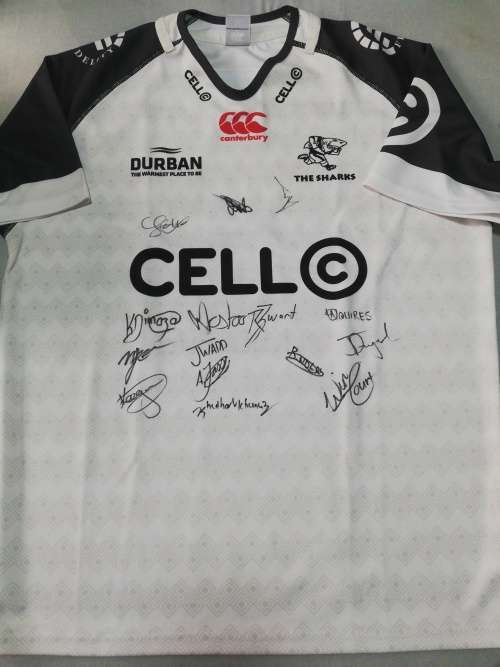 Sharks Signed Jersey no 8 Size XXL
