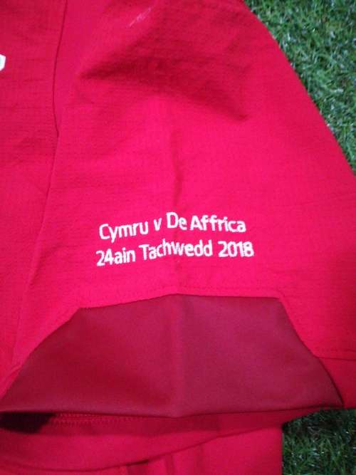Wales Players issue Jersey 2018 signed Size XXXXL
