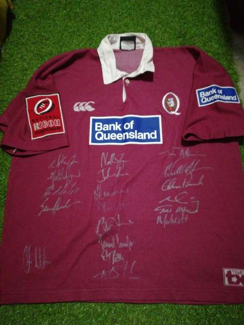 Queensland Matchworn jersey no 18 signed by team!!